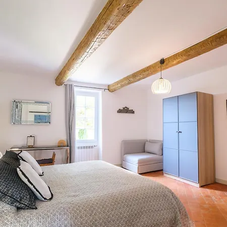 Des Flaneraies Couette-café Althen-des-Paluds
